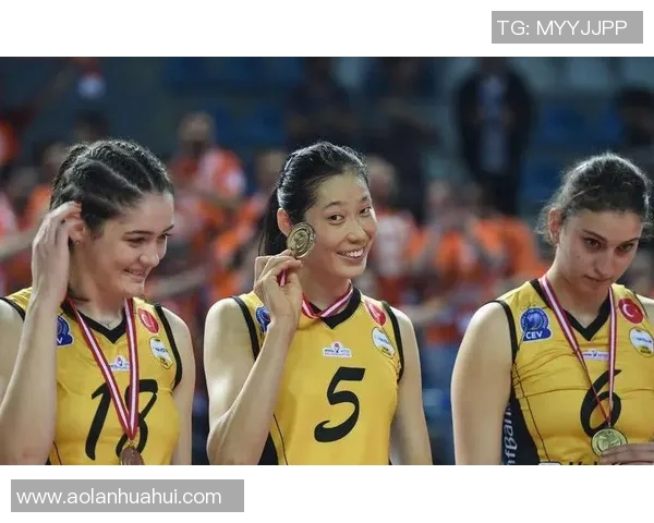 全球足球俱乐部球星年薪排名揭秘顶级球员收入差距分析